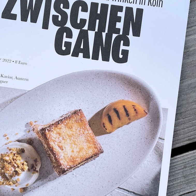 <p><strong><strong><strong>HINGUCKEN & <br>SICHTBAR SEIN</strong></strong></strong></p>
